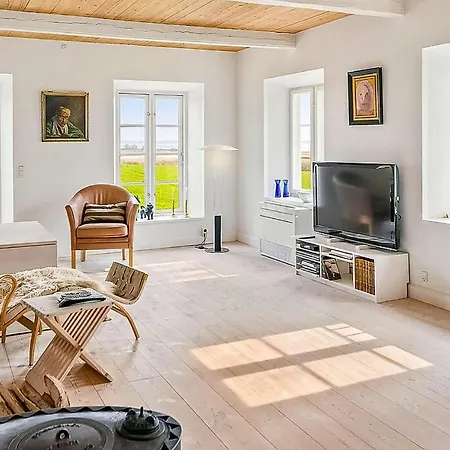 Nice In W/ Wifi And 6 Bedrooms Dom wakacyjny
