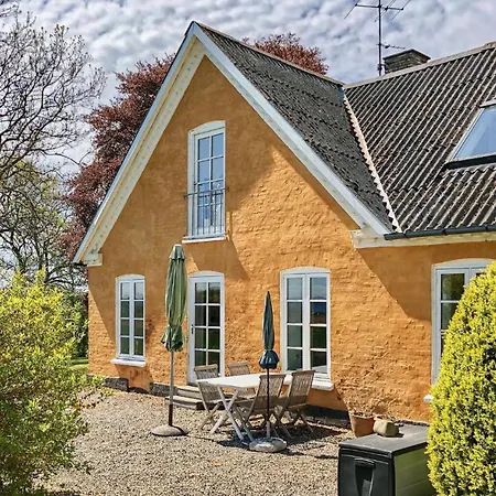 Dom wakacyjny Nice In W/ Wifi And 6 Bedrooms