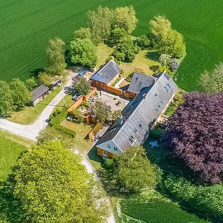 Dom wakacyjny Nice In W/ Wifi And 6 Bedrooms